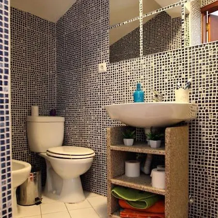 Holiday home Pequena Casa Rustica Com Piscina