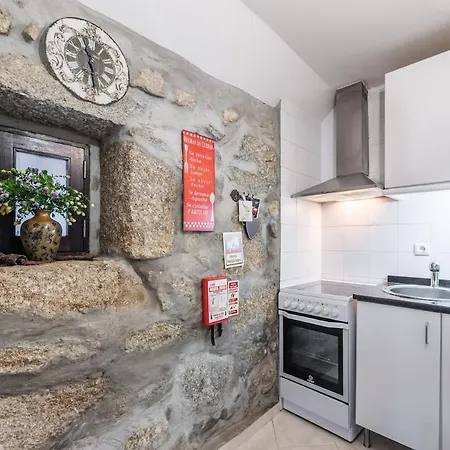 Pequena Casa Rustica Com Piscina Penafiel