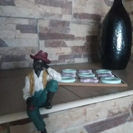 Pequena Casa Rustica Com Piscina *