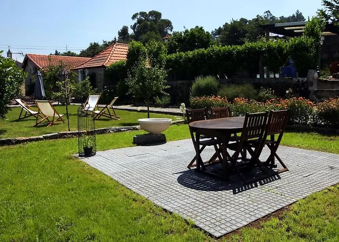 Pequena Casa Rustica Com Piscina בית נופש *