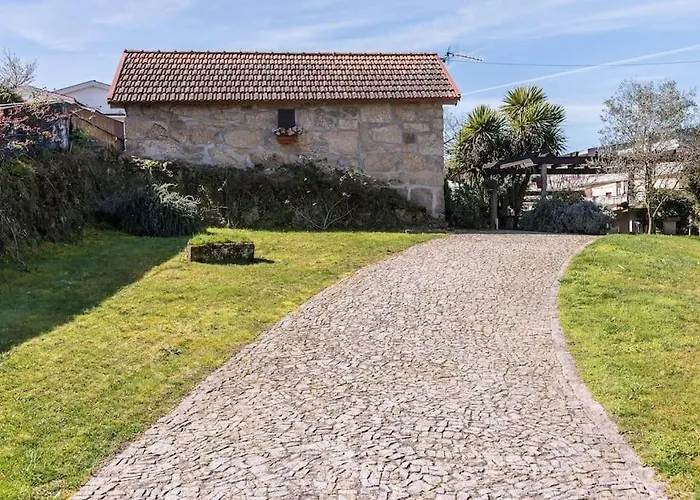 Pequena Casa Rustica Com Piscina