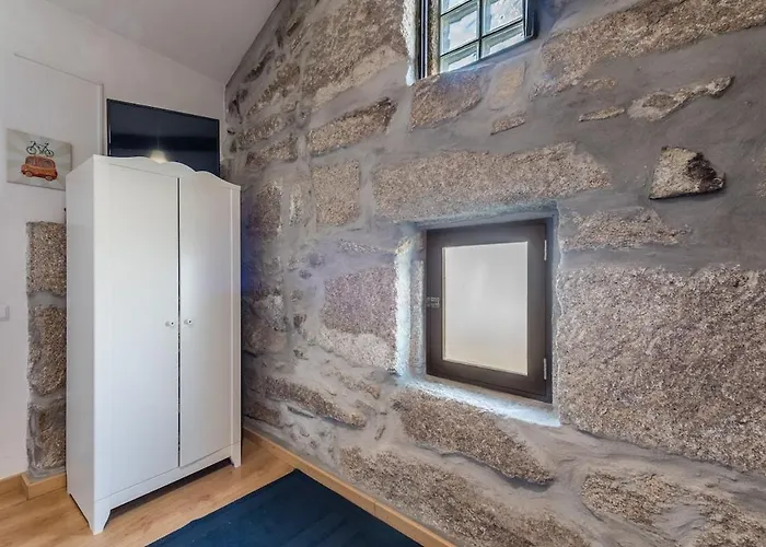 Pequena Casa Rustica Com Piscina *