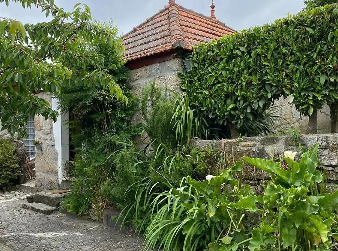 Pequena Casa Rustica Com Piscina *