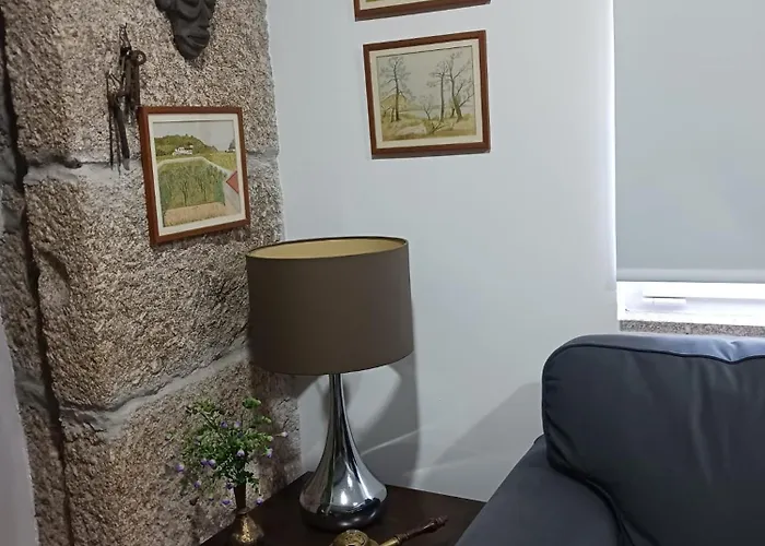 Pequena Casa Rustica Com Piscina