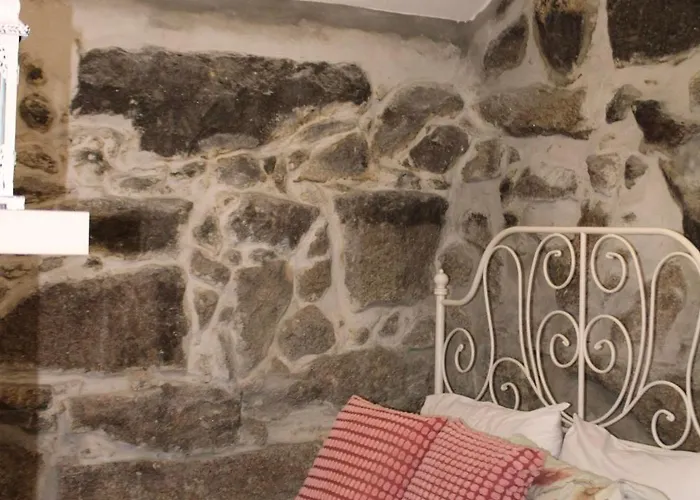 Pequena Casa Rustica Com Piscina * פנאפיל